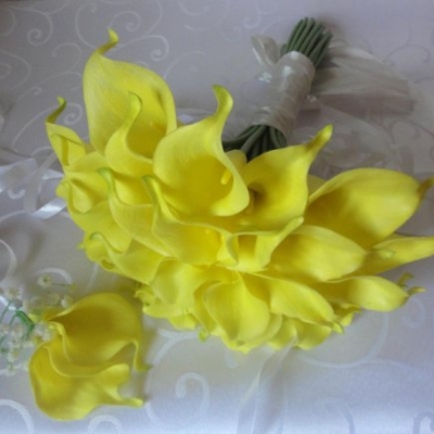 Product: Lily Garden Luxury Calla Lily Bridal Wedding Bouquet 3 Dozen with Groom Boutonniere (Yellow)