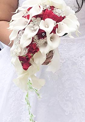 Silky Flower Store Bridal Bouquet Wedding Calla Lilies Rose Pearl Brooch Bouquet, Red, Handmade Faux Floral Arrangement 32.5cm 13 13 Product: IFFO Bridal Bouquets for Wedding, Calla Lilies Simulation Rose Diamonds Pearl Bride Wedding Bouquet, Romantic Wedding Party Decoration Confession (red)