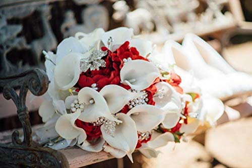 Silky Flower Store Bridal Bouquet Wedding Calla Lilies Rose Pearl Brooch Bouquet, Red, Handmade Faux Floral Arrangement 32.5cm 2 2 Product: IFFO Bridal Bouquets for Wedding, Calla Lilies Simulation Rose Diamonds Pearl Bride Wedding Bouquet, Romantic Wedding Party Decoration Confession (red)