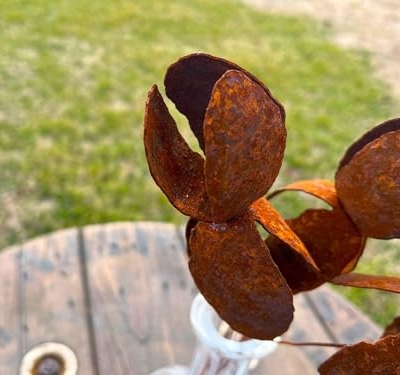 Product: Rusted Iris 3-Piece Set: Handcrafted Industrial Artificial Flowers for Outdoor Decoration - Unique Weathered Finish