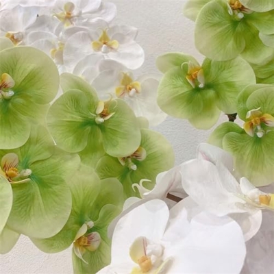 Product: Artificial Flowers Hand Feeling Moisturizing Green Iris Simulation Bouquet Home Living Room Table Decoration Bouquet Fake Flowers Set Decorative