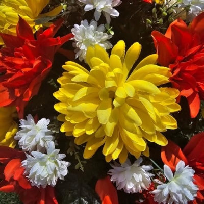 Silky Flower Store Orange Dahlia Yellow Mum Headstone Saddle, Artificial Cemetery Grave Flower Arrangement, Funeral Memorial Decoration, 35x26in 5 5 Product: Yellow Mum Headstone Saddle, Orange Dahlia Headstone Saddle for Funeral or Cemetery Memorial Decoration Garland for Table Centerpiece Holiday Party Weddi