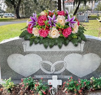 Product: LVXINLI Cemetery Headstone Flower Saddle -Outdoor Grave Decorations ，Mixed of Artificial Silk Rose and Lily for Tombstones (red, Saddle)