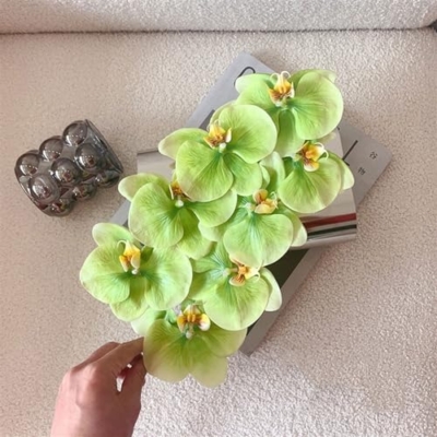 Product: Fake Flowers with Vase Hand Feeling Moisturizing Green Iris Simulation Bouquet Home Living Room Table Decoration Bouquet Fake Flowers Set Plant Decor