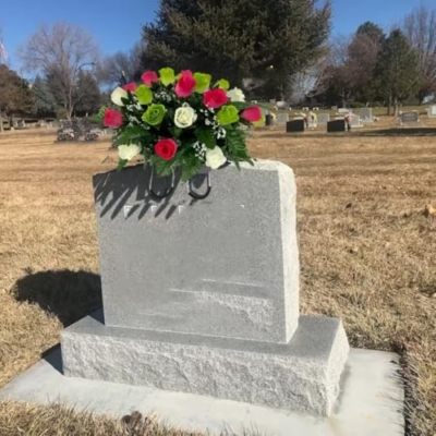 Product: Exotic Dried Flower Bouquet Bright and Full Small Flowers, Artificial Cemetery Flowers, Suitable for Tombstones and Grave Decorations