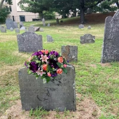 Product: Jucgghk Vivid and Realistic Floral Art 28" Lilies Flower Cemetery Saddle, Beautiful Headstone Saddle Arrangement for Outdoor Gravestone Decorations